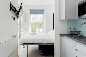 1 bedroom, desk, WiFi, bed sheets