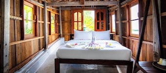 River Nest Hostel
