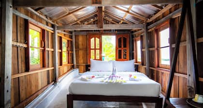 River Nest Hostel