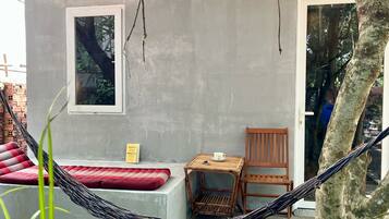 Standaard bungalow, 1 queensize bed | Terras