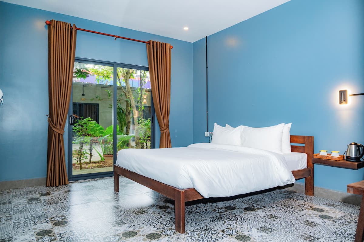 Standard Double Room, Garden View | Free WiFi, bed sheets