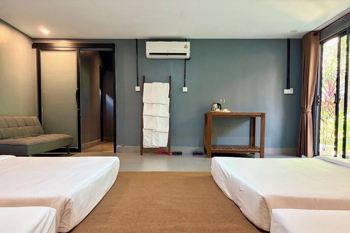 Family Room | Free WiFi, bed sheets