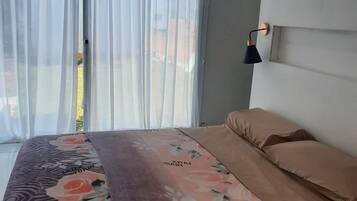 1 chambre, fer et planche Ă repasser, Wi-Fi, draps fournis