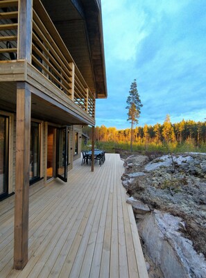 تناول الطعام بالخارج