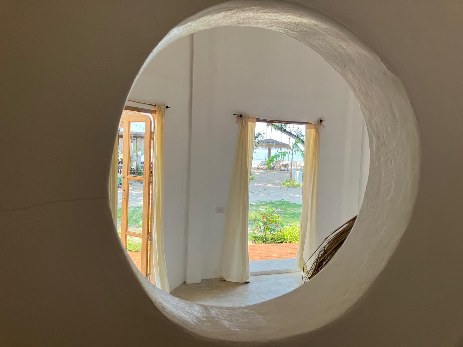 Junior Double Room, Sea View | Desk, WiFi (free), bed sheets