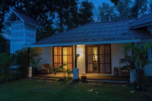 Desk, free WiFi, bed sheets - Riva Boutique Resort Koh Chang (Ko Chang)