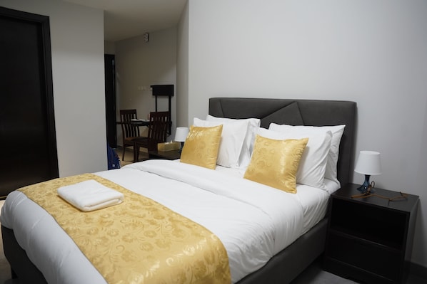 1 chambre, fer et planche à repasser, Wi-Fi, literie fournie