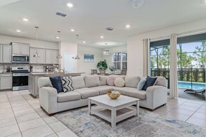 TV, offices - Luxury villa w/ private pool & game room (Davenport)