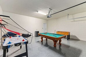 Games room - Luxury villa w/ private pool & game room (Davenport)
