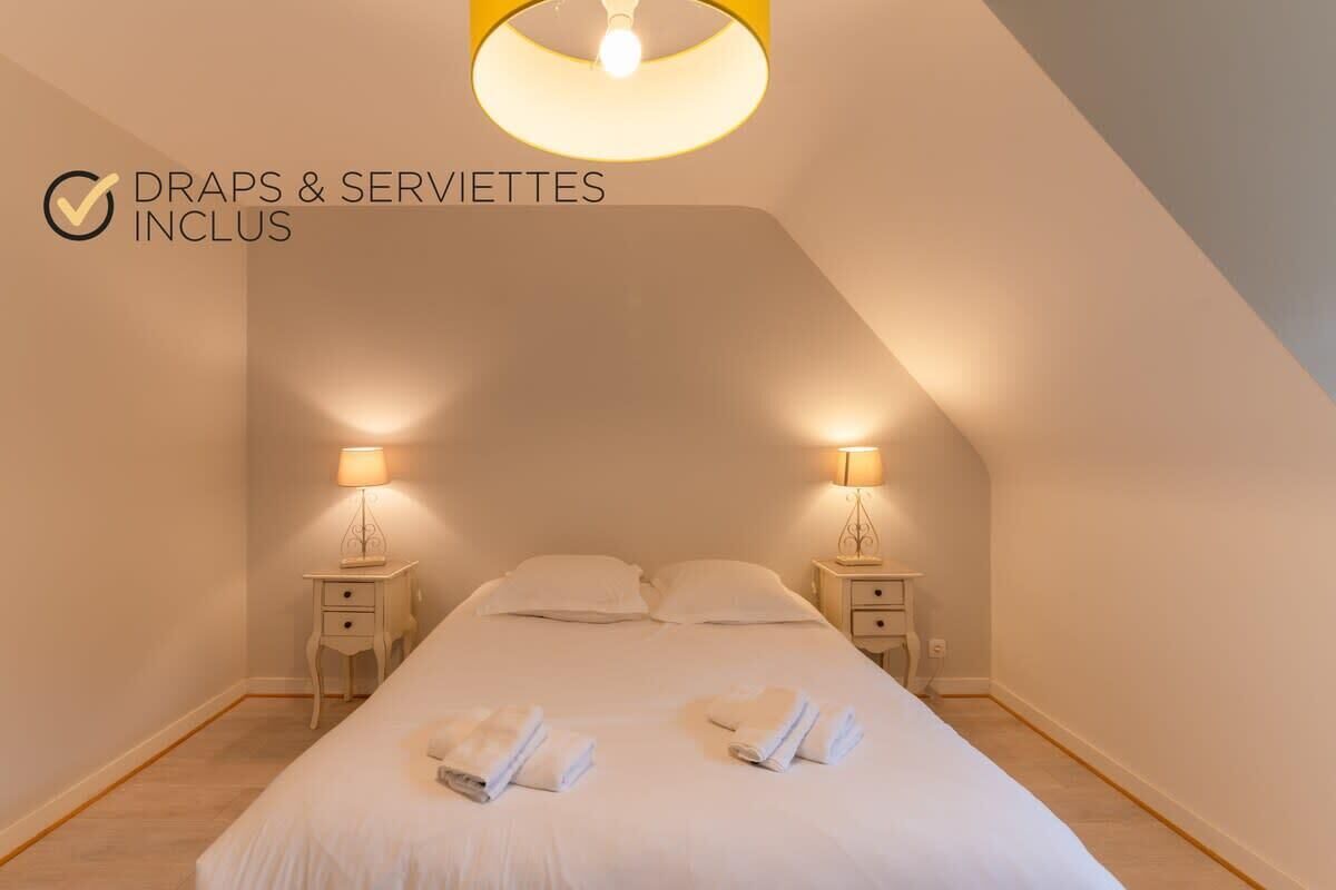 3 bedrooms, iron/ironing board, free WiFi, bed sheets