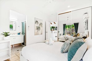 2 slaapkamers, een strijkplank/strijkijzer, reisbedje, wifi