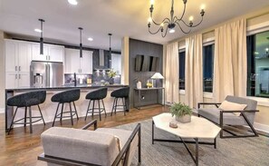 Interior - Howdy Nashville Home - 11 Beds, Rooftop & Hot Tub! (Nashville)