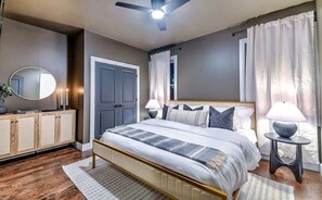 4 bedrooms, iron/ironing board, WiFi, bed sheets - Howdy Nashville Home - 11 Beds, Rooftop & Hot Tub! (Nashville)