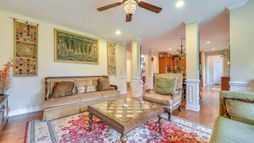 House (4 Bedrooms) | Interior