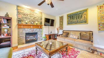 House (4 Bedrooms) | Front of property