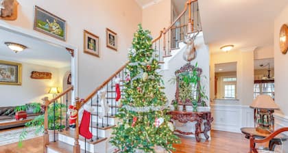 3 Mi to Carowinds: Retreat w/ On-site Fishing