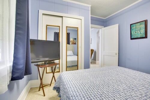 Walk to 1st Street: Family Home in Thibodaux!