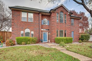 House (4 Bedrooms) | Interior - 3 Mi to the Star: Spacious Home w/ Yard + Gazebo! (Frisco)