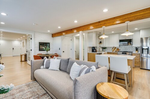 Pool & Hot Tub Access: Luxury Roy Oasis!