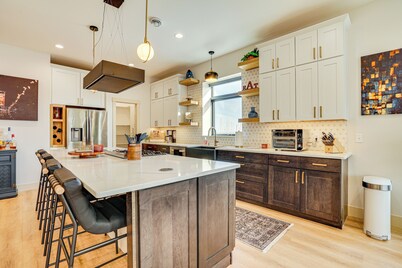 1 Block to Lake City Marina: Condo w/ Rooftop Deck