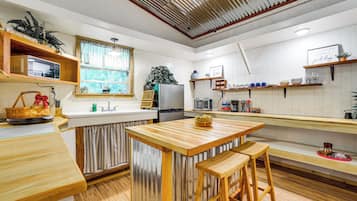 Apartment (0 Bedroom) | Interior