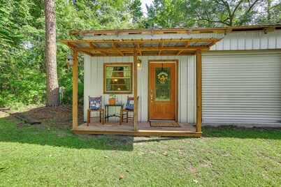 Lake Butler Cabin on 5 Acres w/ Fire Pit!