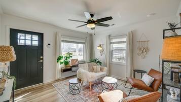 Cottage (2 Bedrooms) | Front of property