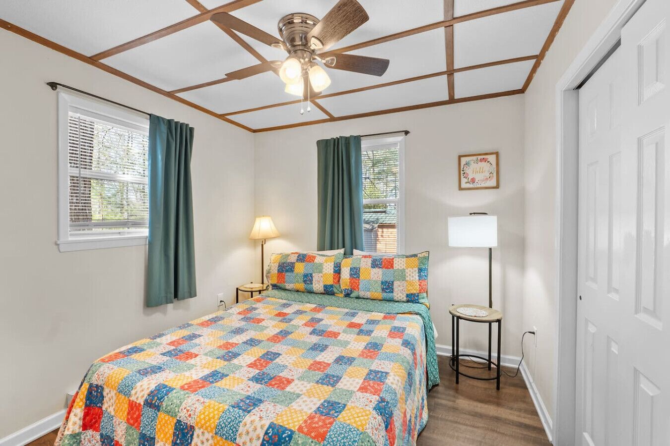 2 bedrooms, desk, free WiFi, bed sheets