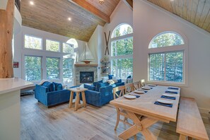 House (4 Bedrooms) | Interior