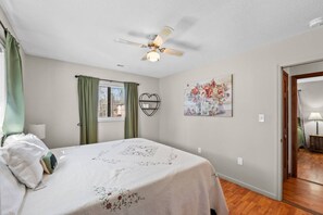 2 soveværelser, skrivebord, gratis Wi-Fi, sengetøj