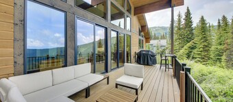 Ski-in/ski-out Schweitzer Mtn Gem: Steps From Runs