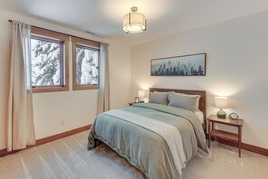 Interior - Ski-in/ski-out Schweitzer Mtn Gem: Steps From Runs (Sandpoint)