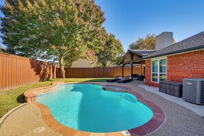 Interior - Outdoor Oasis w/ Pool: Grand Prairie Family Home! (Grand Prairie)