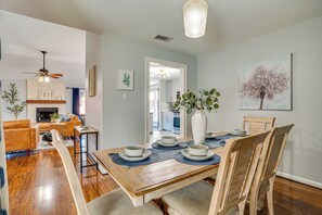 Interior - Outdoor Oasis w/ Pool: Grand Prairie Family Home! (Grand Prairie)