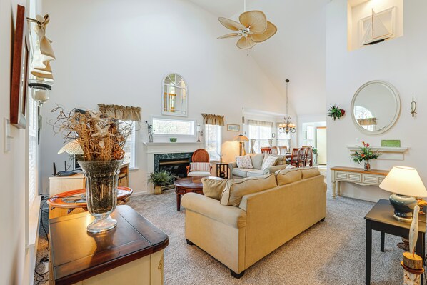 Interior - 8 Mi to Beach: Ocean Pines Home Near Marina & Golf (Berlin)