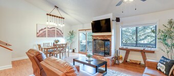 Cozy Flagstaff Condo in Country Club Community!