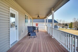 House (3 Bedrooms) | Interior - Hot Tub, Dock & Views: Waterfront Home in Cadiz! (Cadiz)