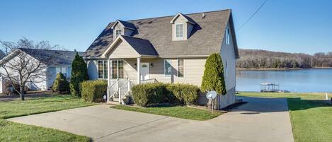 House (3 Bedrooms) | Front of property
