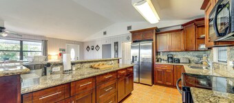 Angler's Oasis w/ Boat Dock in Big Pine Key!