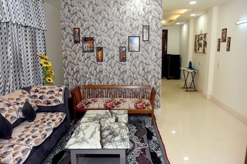 Entire Cozy 2 Bhk Apartment With Ac, Wifi ,Park Facing In Lajpat Nagar New Delhi - Új-Delhi