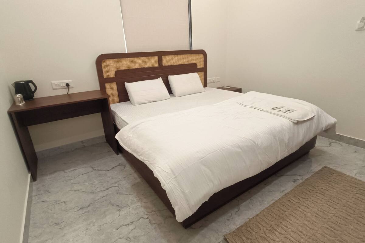 Deluxe Double Room, 1 King Bed, Ground Floor