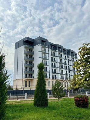 Apartment, 3 Bedrooms, Accessible, Balcony | Exterior - Luxurious Garden Apartment in Fergana (Fergana)