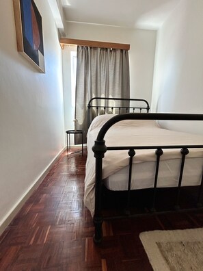 2 habitaciones, tabla de planchar con plancha y wifi gratis