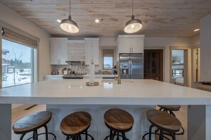 Fridge, microwave, oven, stovetop - Wilderness Club Golfer's Cottage w/ Hot Tub! (Eureka)