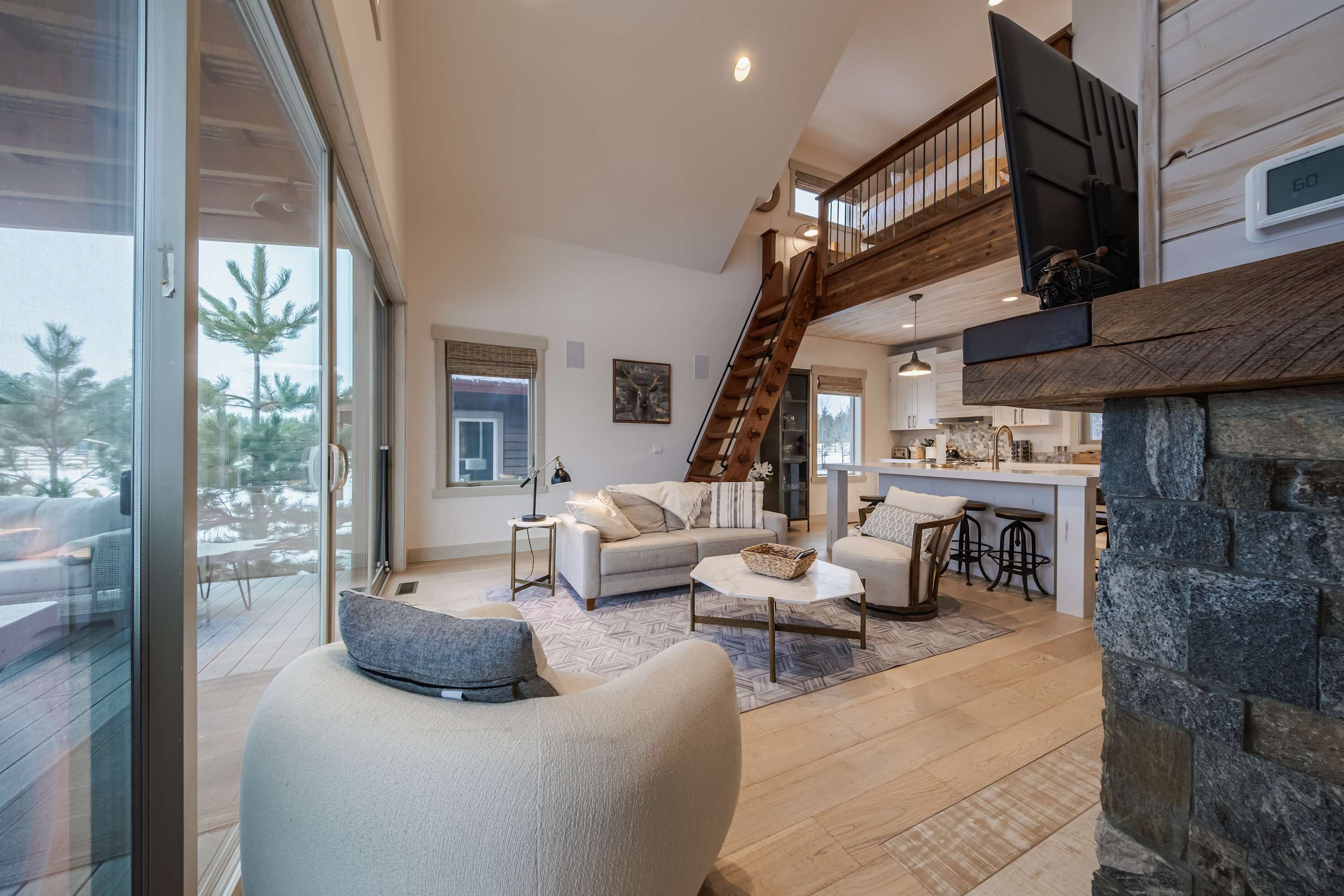 TV, fireplace, stereo