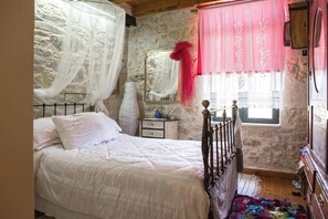 3 chambres, fer et planche à repasser, accès au Wi-Fi (inclus)