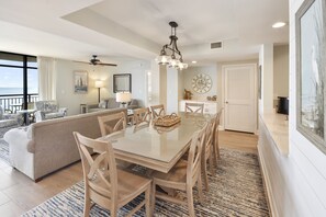 Condo, 5 Bedrooms | Interior