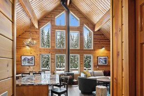 Interior - 4BR Retreat: 5-min to Hiking, Biking & Dining (Snoqualmie Pass)