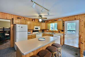 Fridge, microwave, oven, stovetop - Lakefront Cabin with Dock, Kayaks, and Stunning Views on Quiet Teal Lake (Hayward)