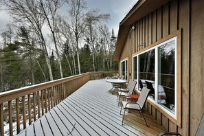 Terrace/patio - Lakefront Cabin with Dock, Kayaks, and Stunning Views on Quiet Teal Lake (Hayward)